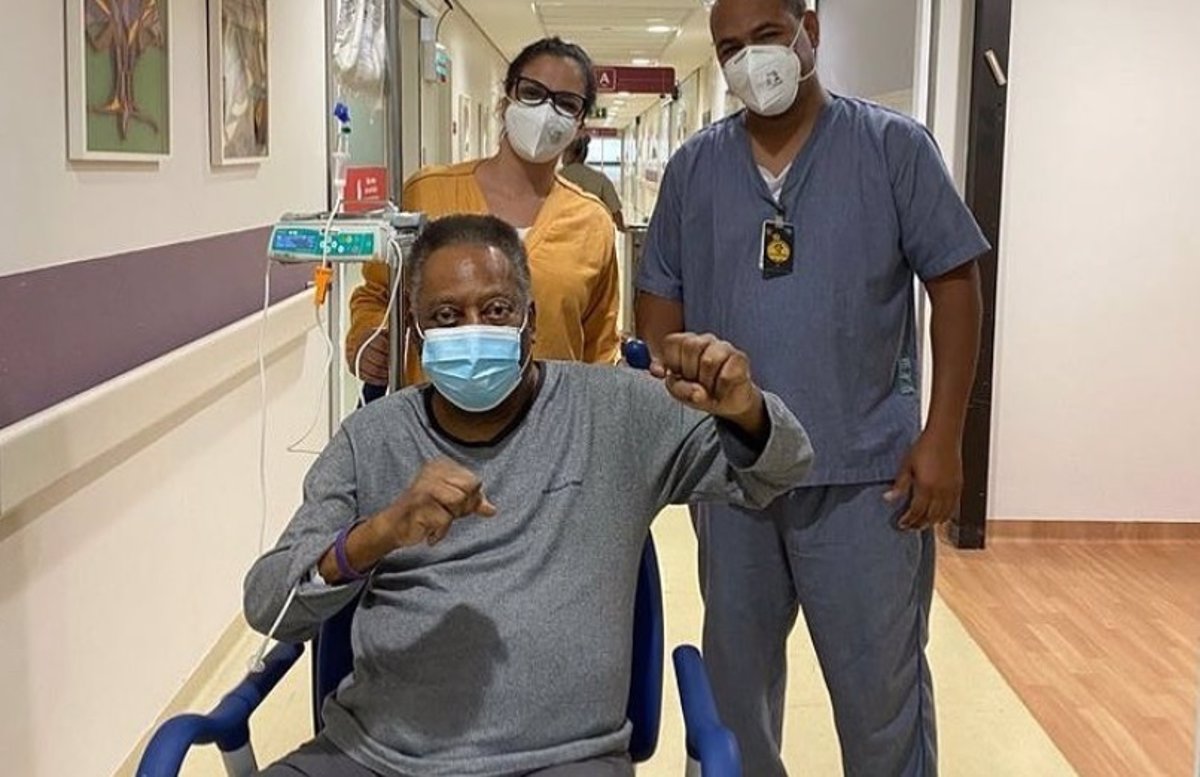 Infection urinaire, hospitalisation prolongée, Pelé face à une mauvaise nouvelle