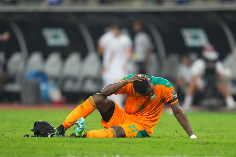 «Tu vas rentrer à Abidjan à pied», Bailly se fait démolir après son penalty raté
