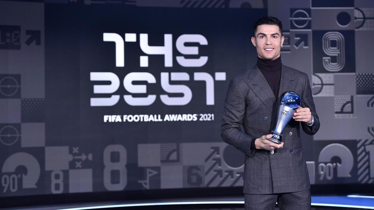 Cristiano Ronaldo réagit à l’attribution du prix spécial du meilleur joueur de la FIFA