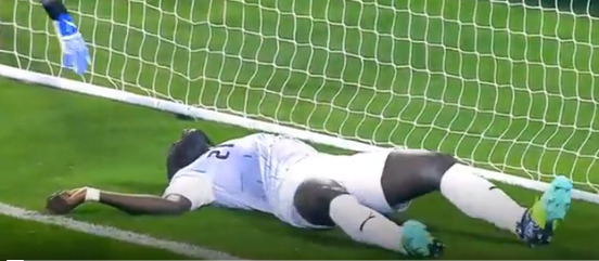 Après s’être évanoui en pleine rencontre au Qatar, le joueur malien Ousmane Coulibaly se porte bien