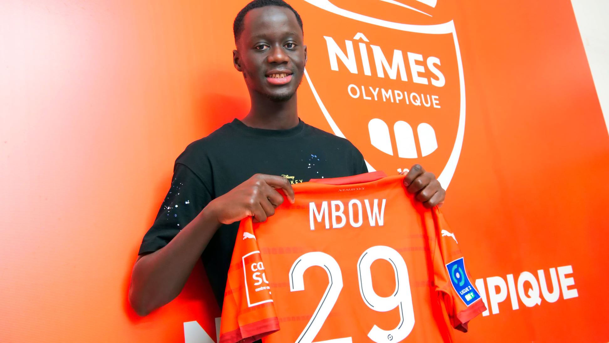 Le joueur sénégalais Moustapha Mbow rejoint Nîmes Olympique