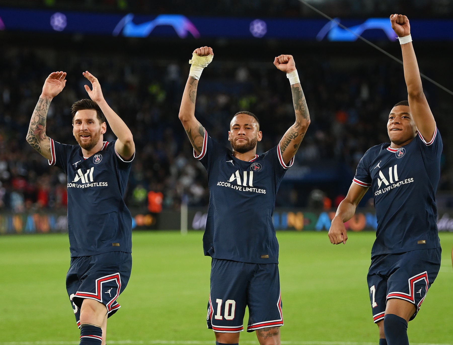 Lionel Messi Neymar Kylian Mbappe celebration PSG vs Manchester City Champions League 2021