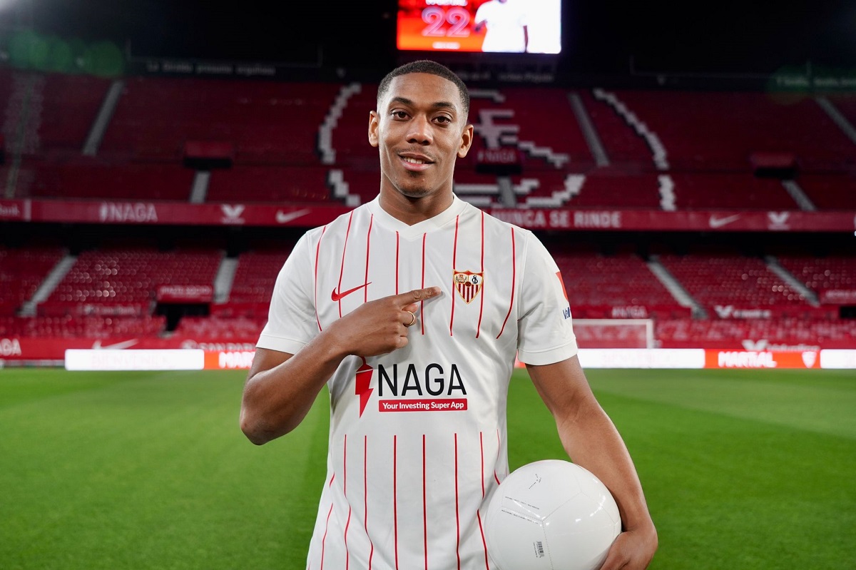 Martial completes loan from Man Utd to Sevilla