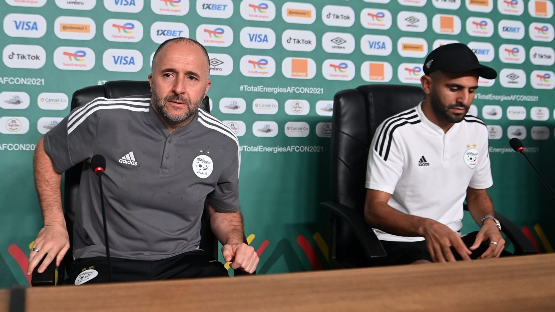 CAN 2021: Djamel Belmadi défend son capitaine Riyad Mahrez face aux rumeurs