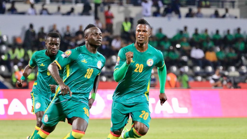 Aliou Cissé opte pour un 4-4-2 avec un choix surprenant, les compos officielles de Sénégal vs Zimbabwe