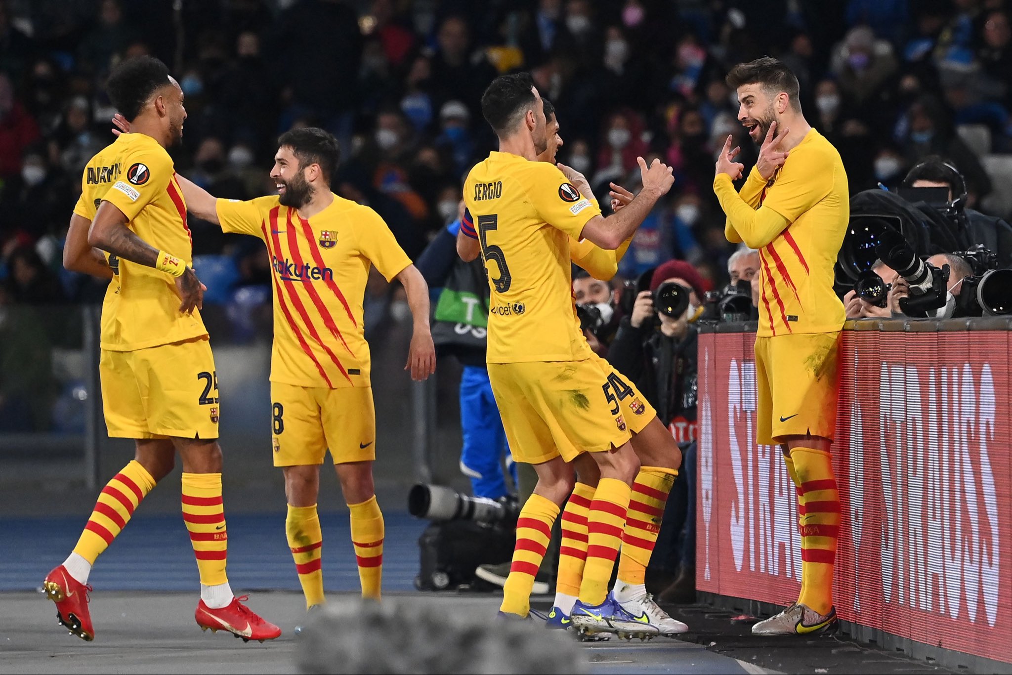 Europa League : Le Barça s’impose à Naples et file en huitième de finale