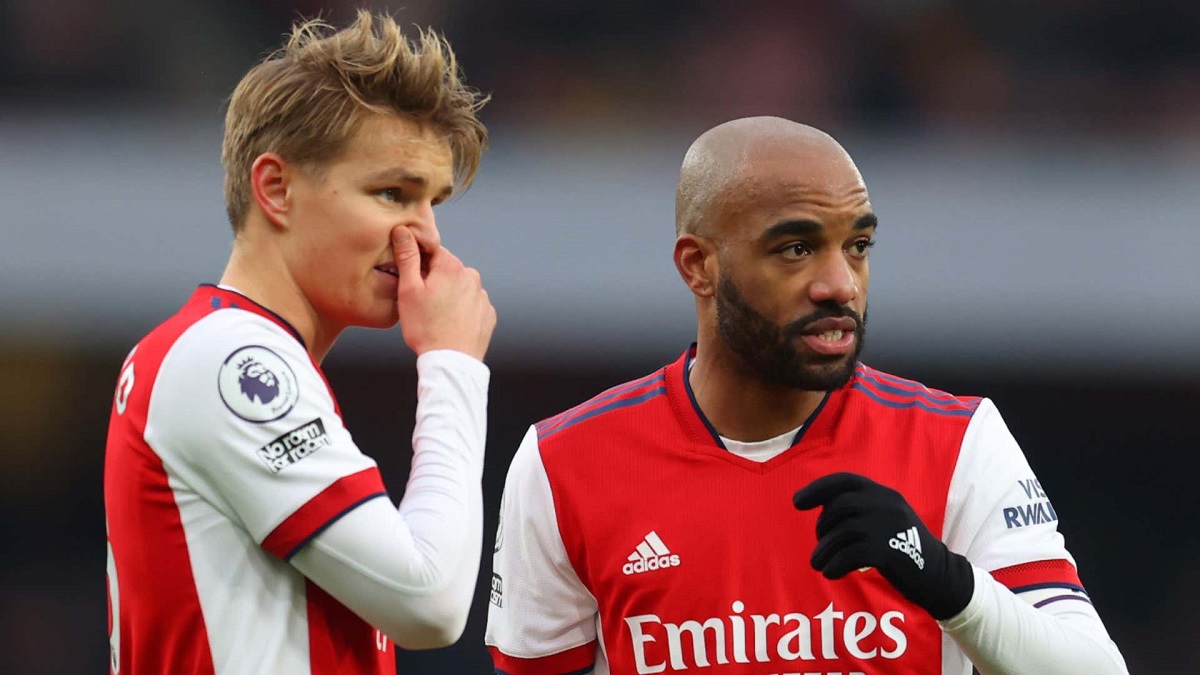 Martin Odegaard Alexandre Lacazette Arsenal 2021 22