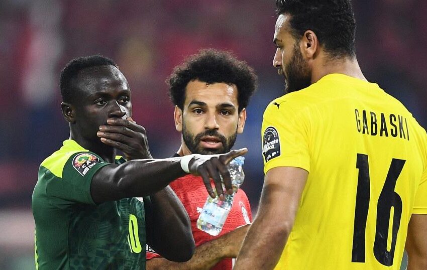 CAN 2021 : Mane révèle enfin ce qu’il a dit à Salah avant le penalty manqué