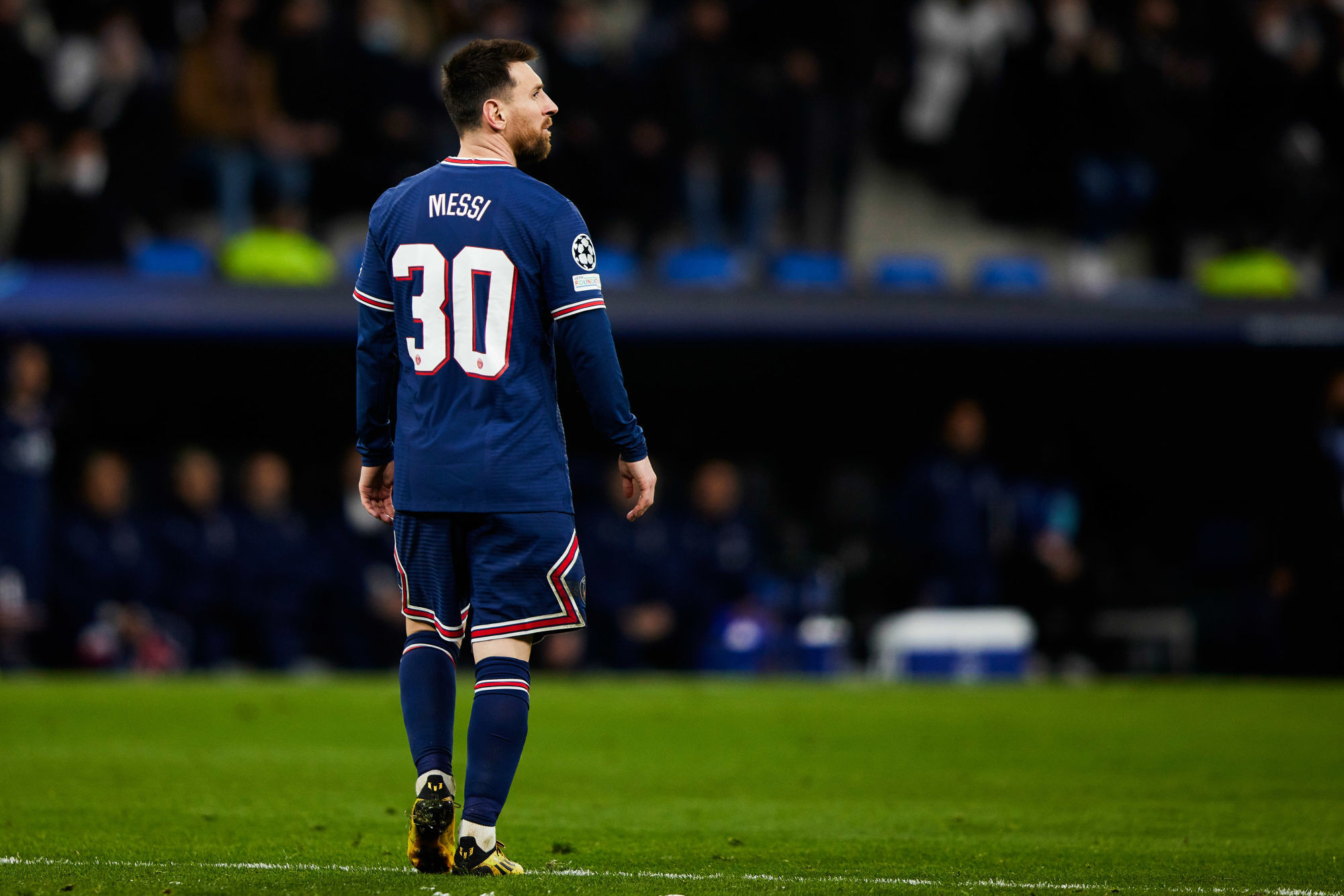 Sifflé par le Parc des Princes, Ronaldinho prend la défense de Messi