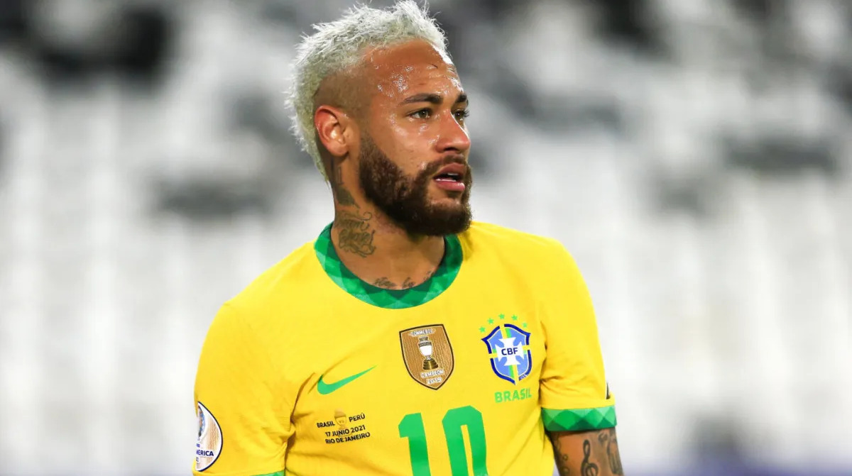 Le médecin de la sélection brésilienne donne les nouvelles de Neymar, blessé au pied