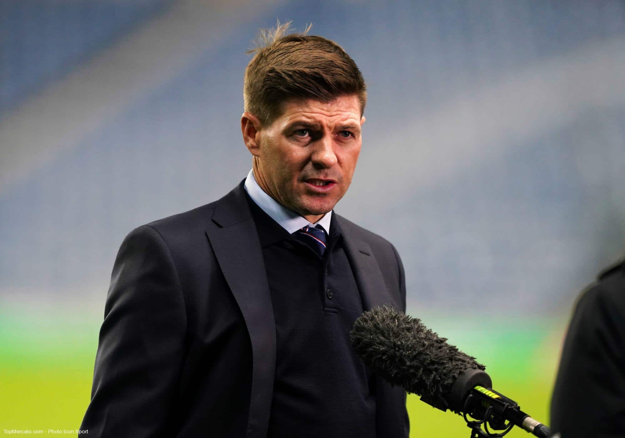 Steven Gerrard était en ligue 1 pour superviser un jeune talent africain