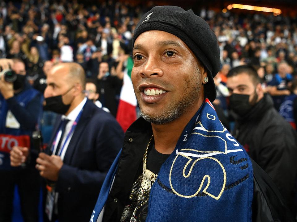  » C’est la seule chose qui pourrait m’inquiéter « , Ronaldinho sur le départ de Lionel Messi