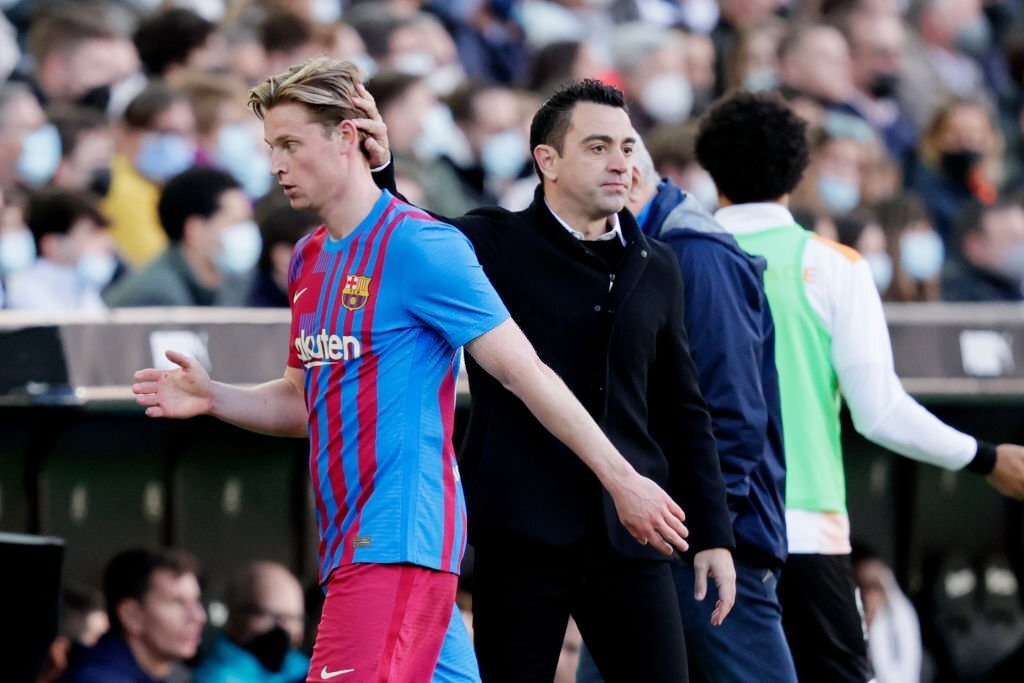 Barça : Xavi entretient le flou sur l’avenir de Frenkie de Jong