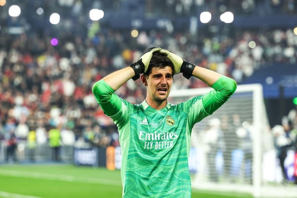 Grosse blessure de Courtois, le Real Madrid vise un remplaçant surprenant