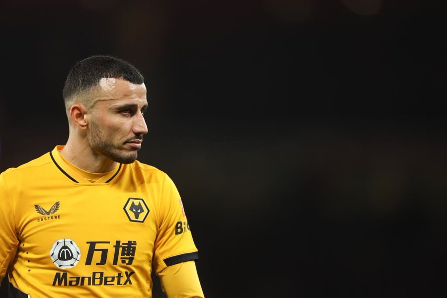 L’international marocain Romain Saiss annonce son départ de Wolverhampton