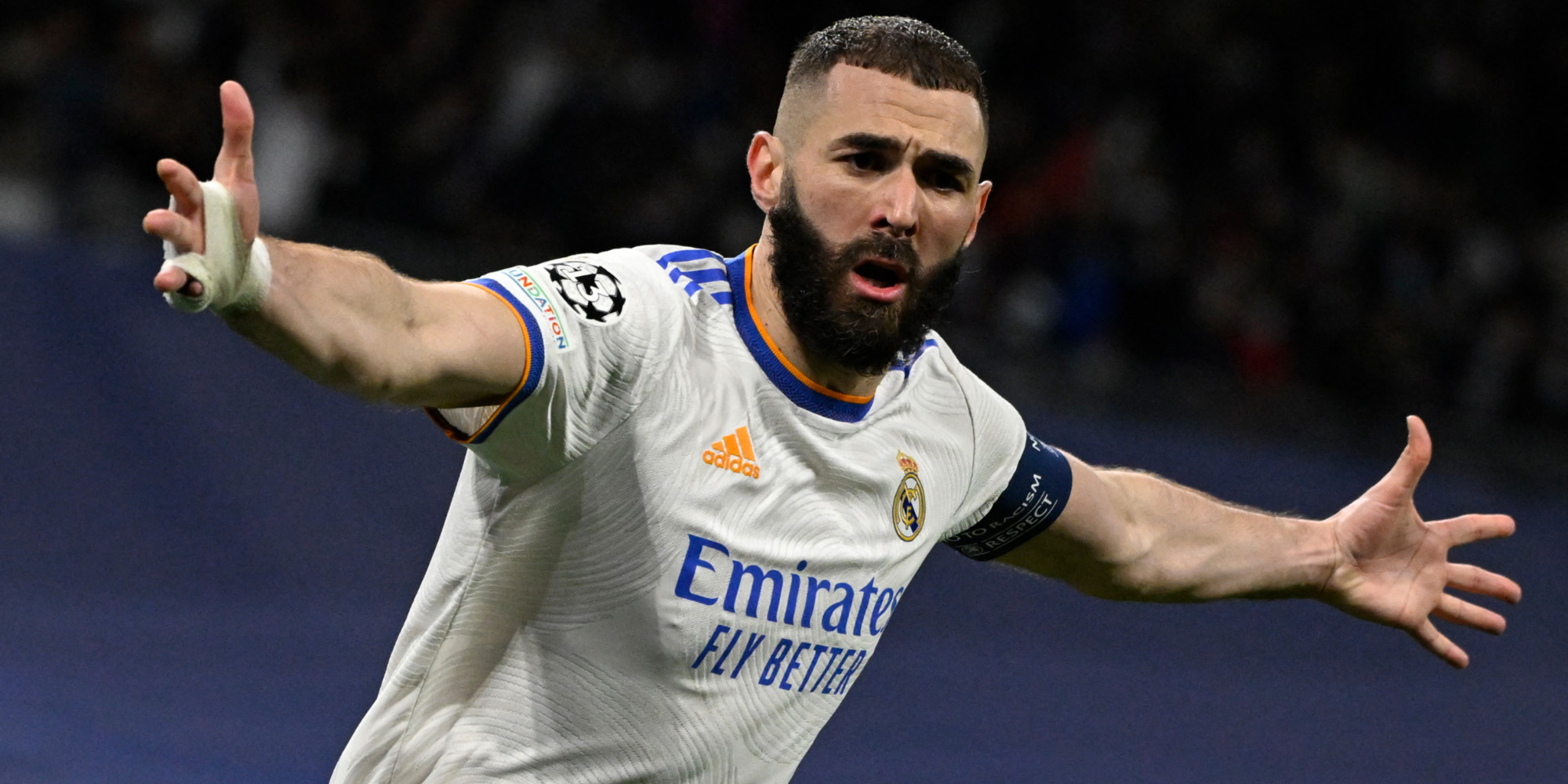 Après avoir égalé Raul, Benzema honoré par le Real Madrid (Vidéo)