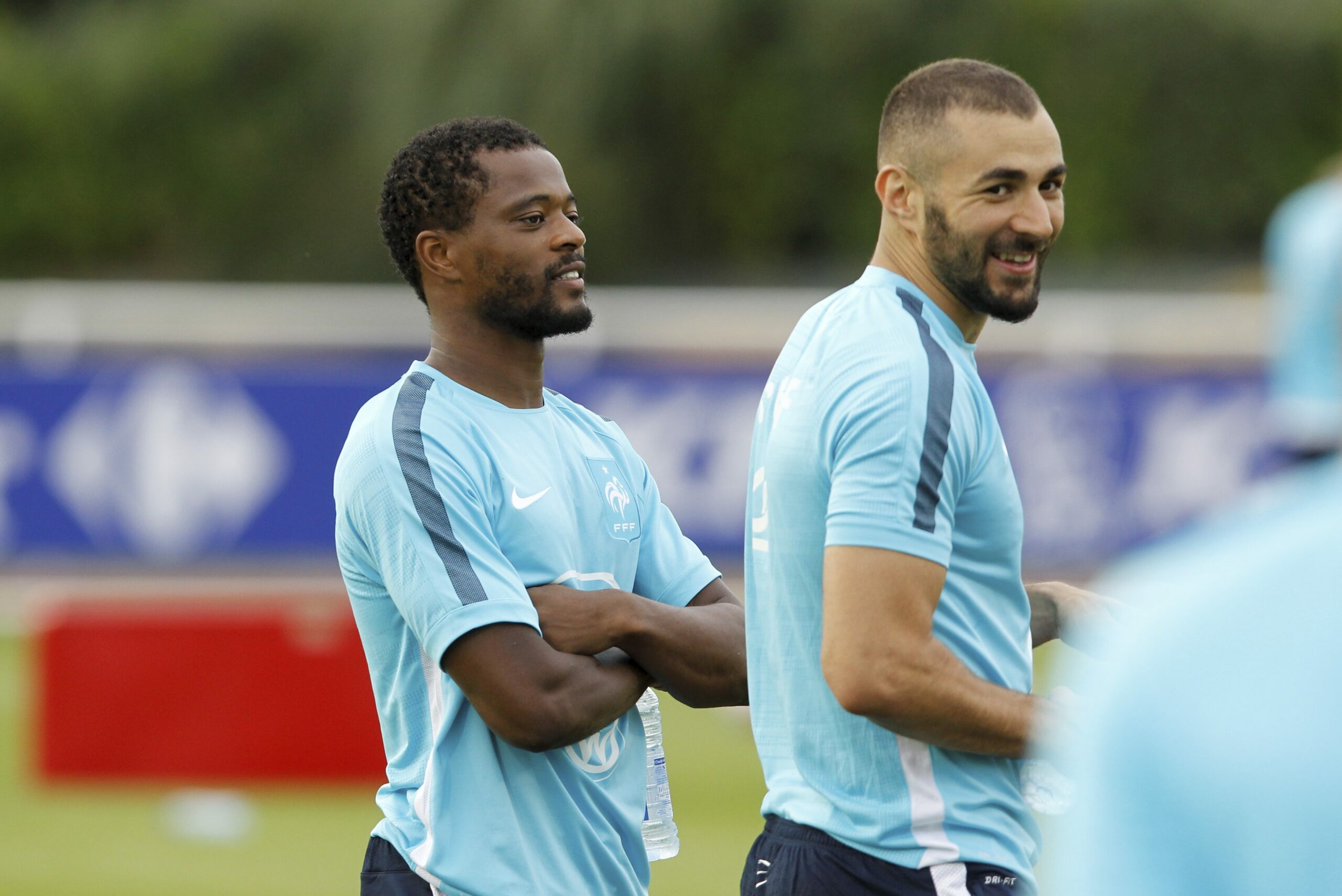 « Il n’a pas assez de crédit » : Patrice Evra révèle pourquoi la France n’a pas raté Karim Benzema à la Coupe du Monde