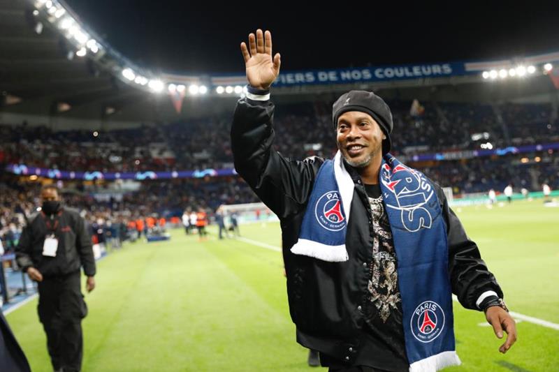 Ronaldinho : « C’est ce qui manque au PSG pour remporter la Ligue des champions »