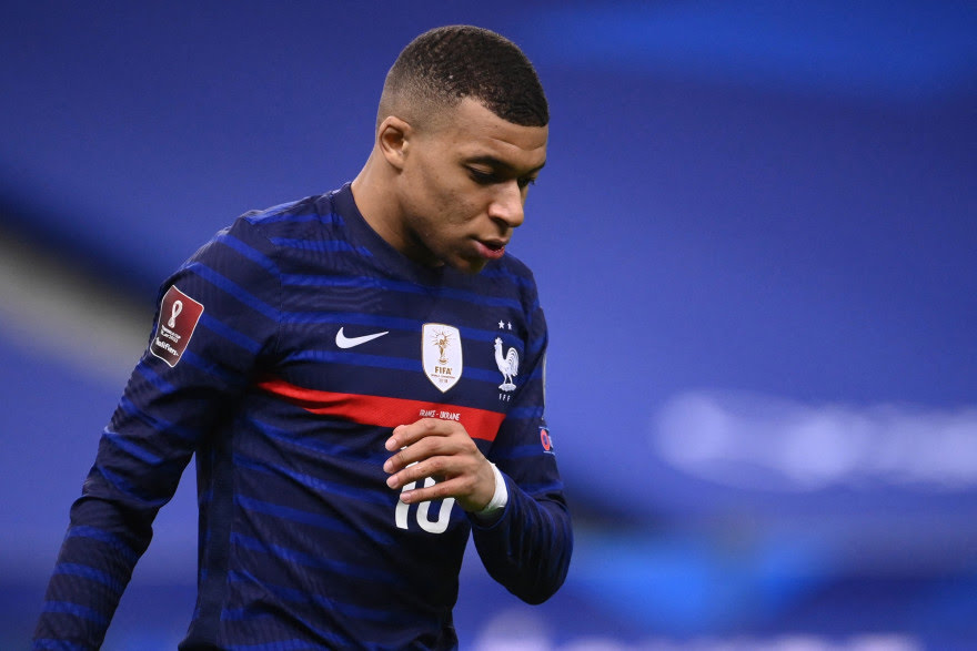 1412654 kylian mbappe avec les bleus au stade de france le 24 mars 2021