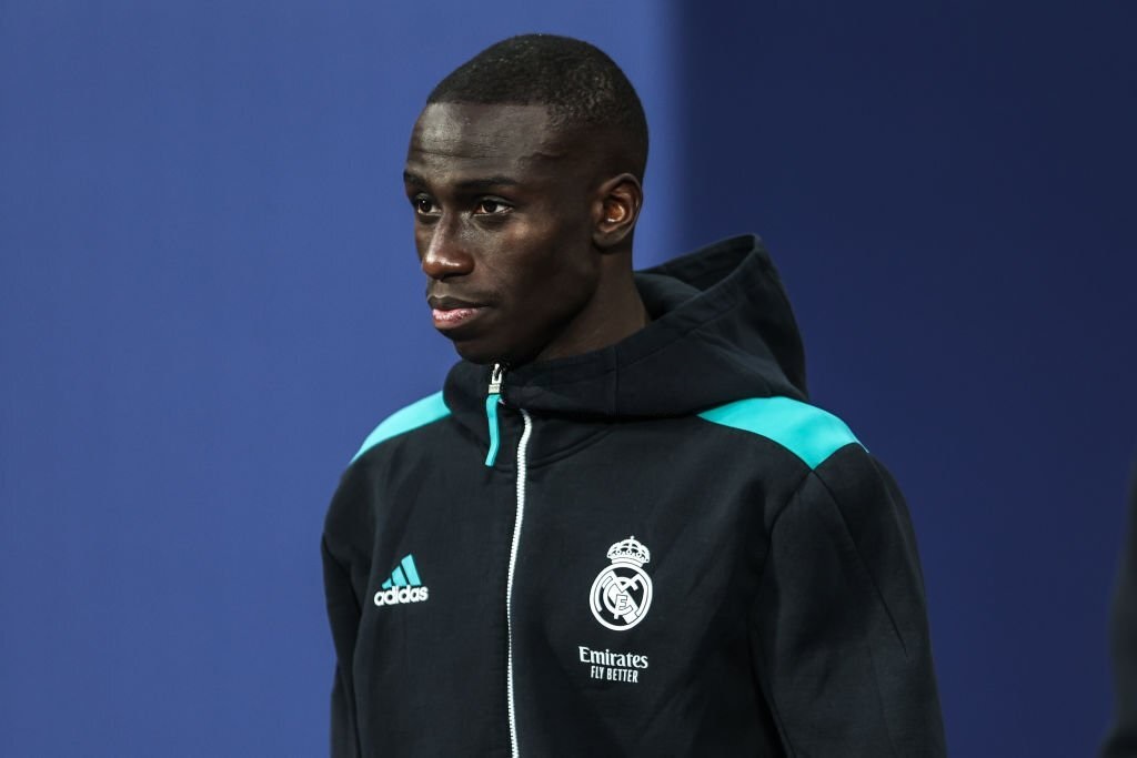 Poussé vers la sortie, le message astucieux de Ferland Mendy pour rester au Real Madrid