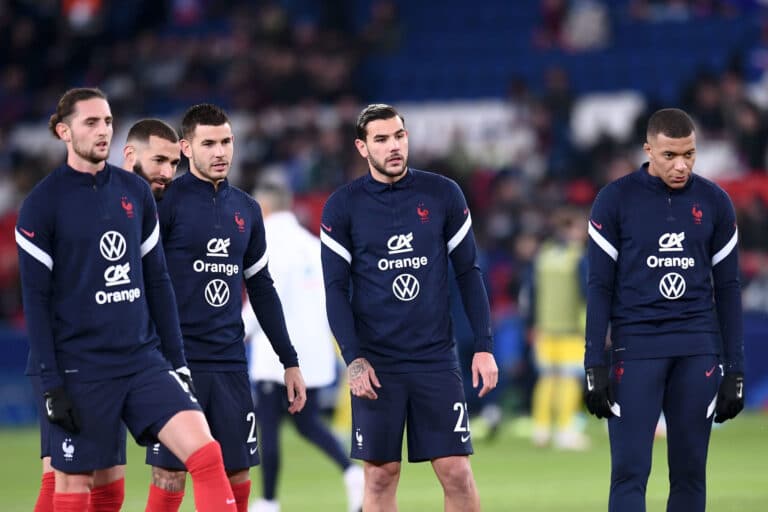 Benzema et Mbappé d’entrée, les compos officielles du choc France vs Danemark