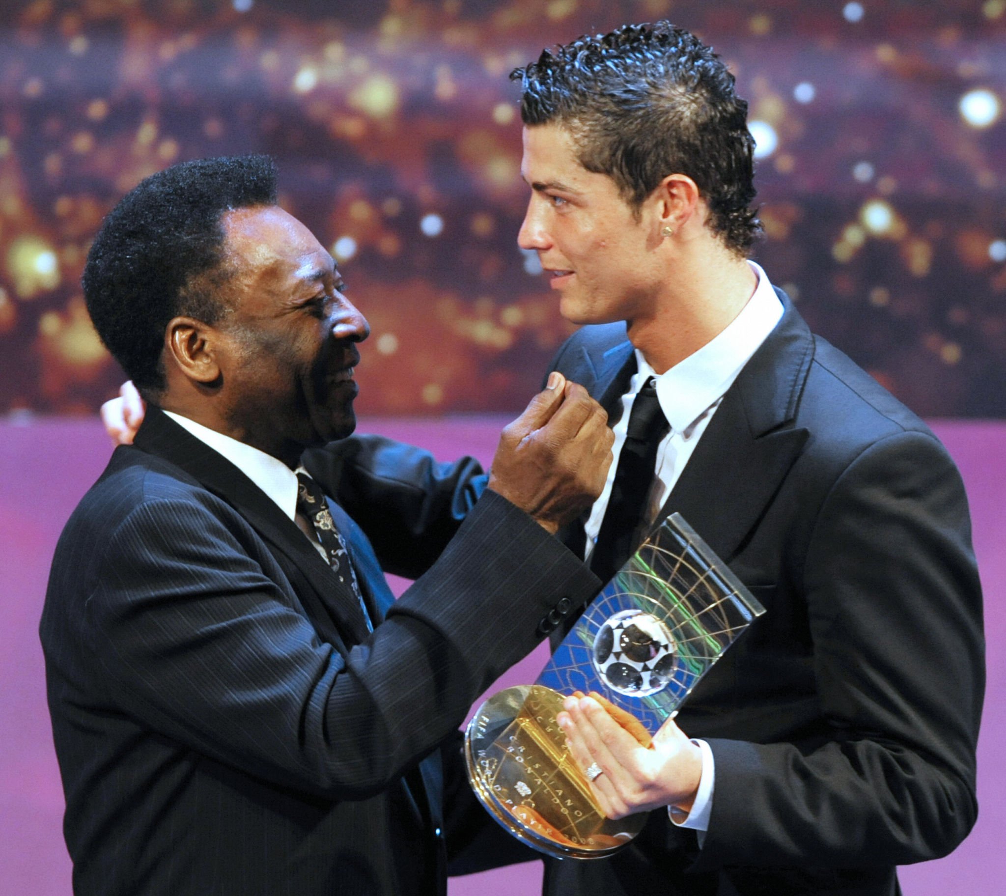 Pelé cite les 13 meilleurs joueurs de l’histoire avec Mbappé et sans Platini, Ronaldinho