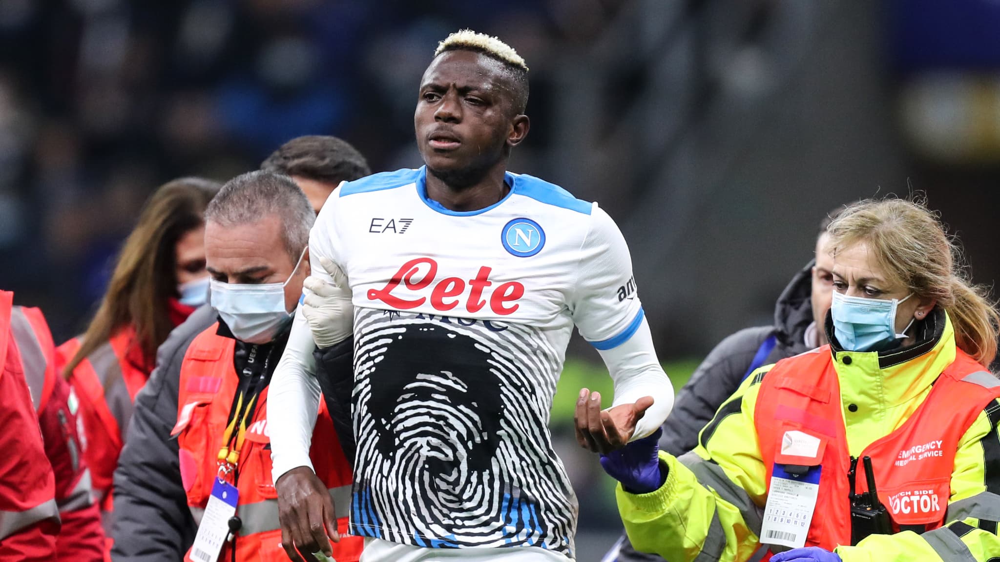 Victor Osimhen s est blesse au visage lors de la rencontre entre Naples et l Inter Milan le 21 novembre 1192566