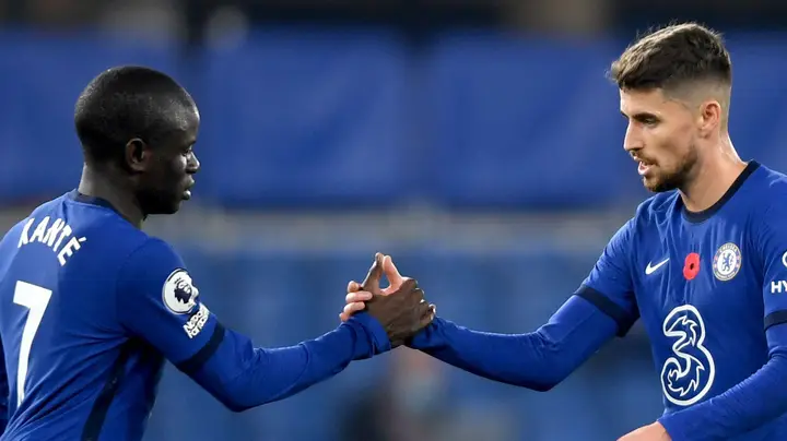 Chelsea donne la priorité aux renouvellements de contrat de N’Golo Kante et Jorginho