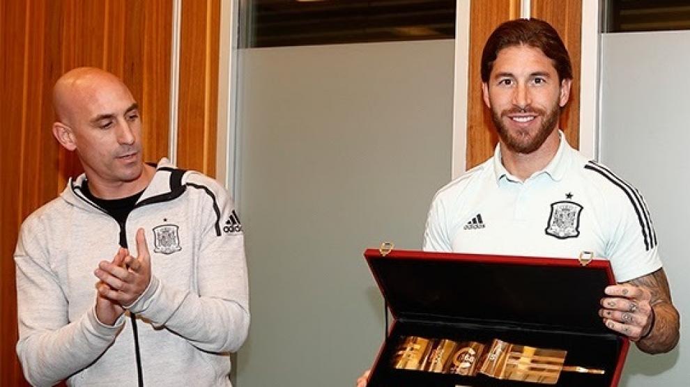 Une fuite audio révèle que Sergio Ramos a demandé au président de la FA de l’aider à remporter le Ballon d’Or