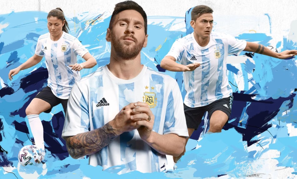 Officiel : Lionel Messi présente le maillot de l’Argentine pour la Coupe du monde 2022 !