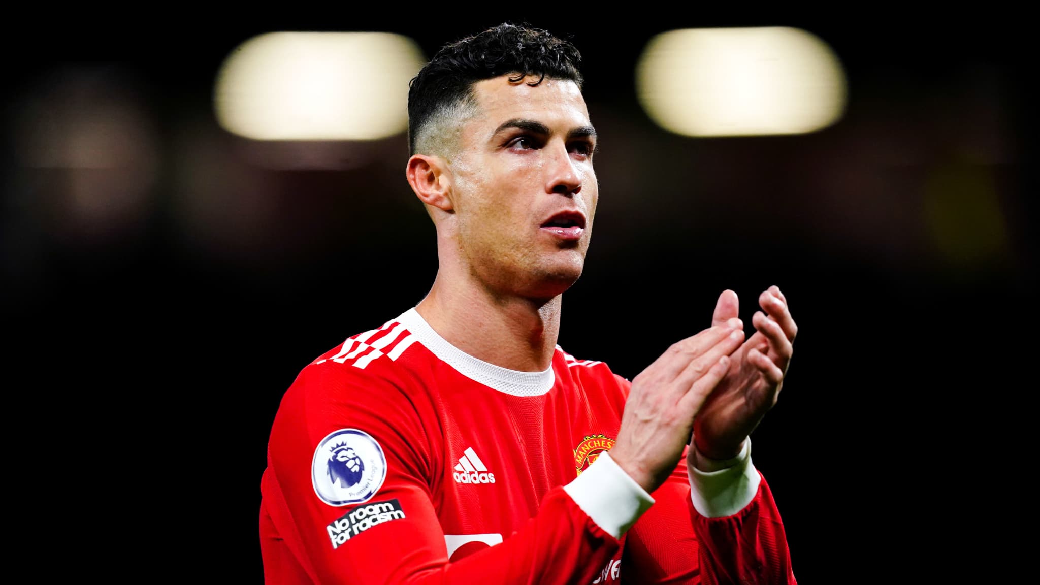 Cristiano Ronaldo aux dirigeants de MU : « J’ai une offre d’un club rival » (The Sun)