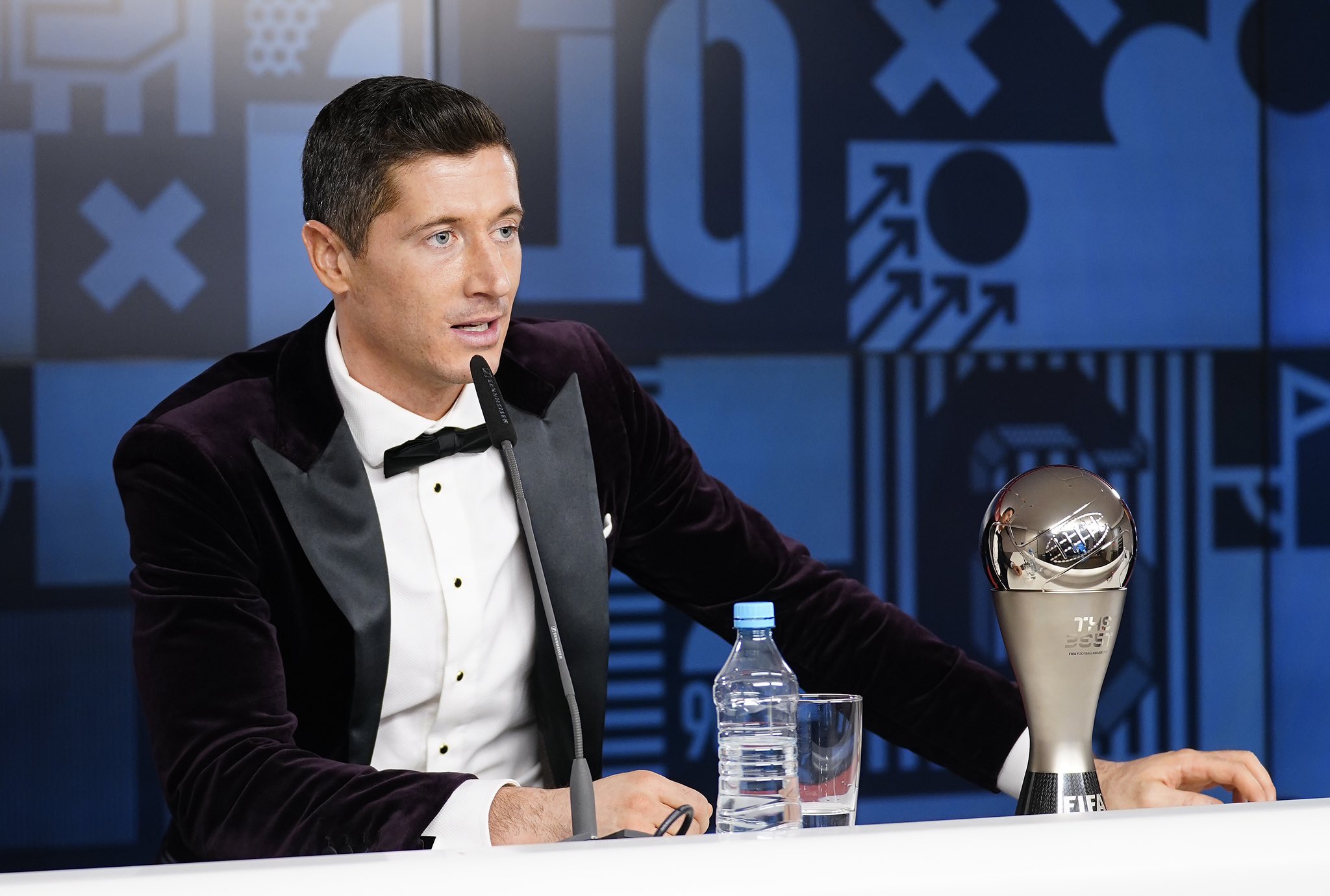 Barça officialise un accord avec le Bayern, Robert Lewandowski sort du silence !