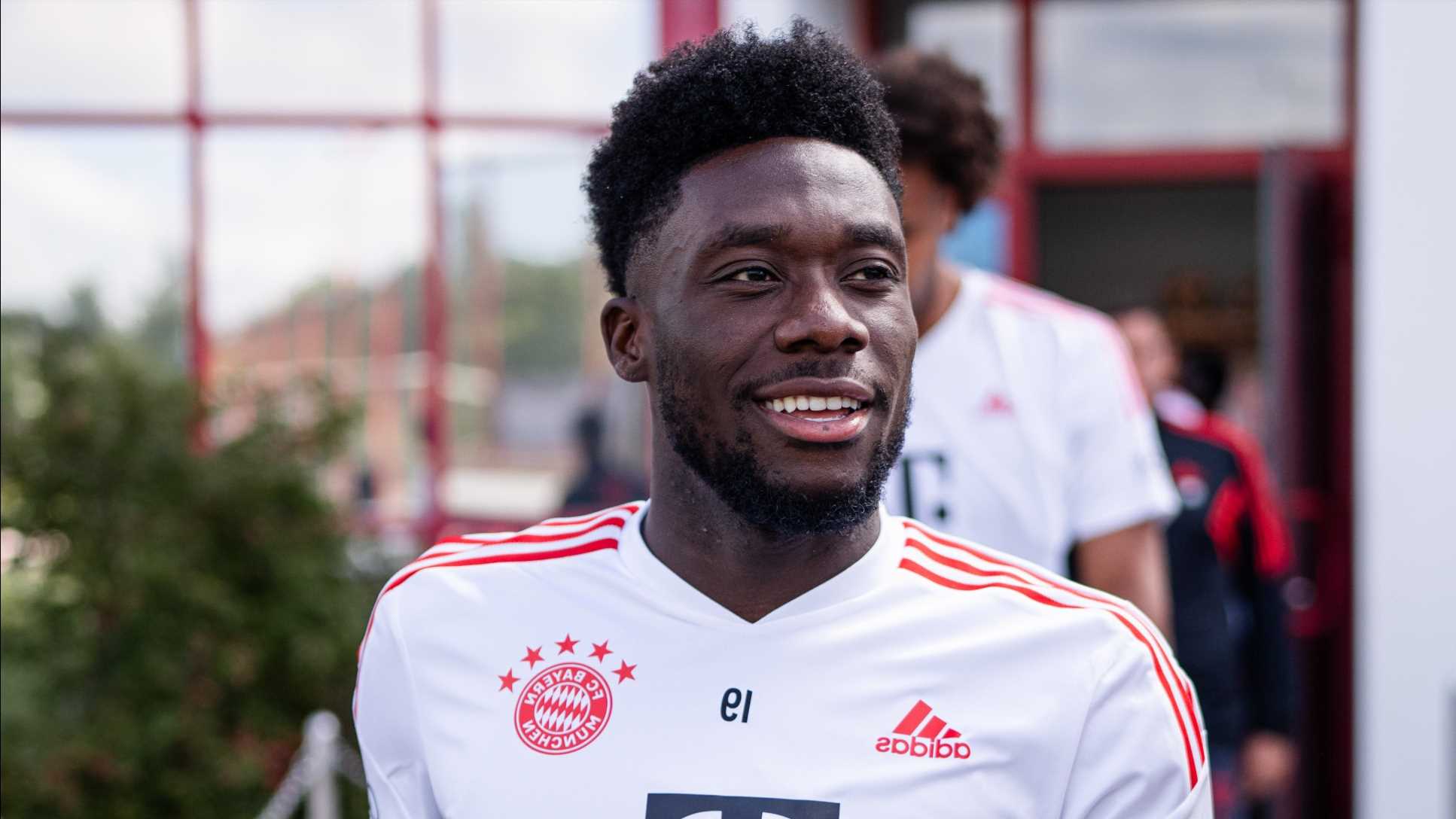 Fans all say the same thing as Bayern Munich star Alphonso Davies confesses to being a Chelsea supporter The Sun