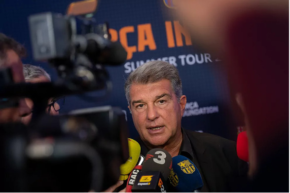 Après avoir signé Lewandowski, Joan Laporta tacle le Bayern Munich