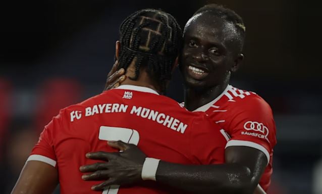 Serge Gnabry réagit au premier but de Mané avec le Bayern Munich