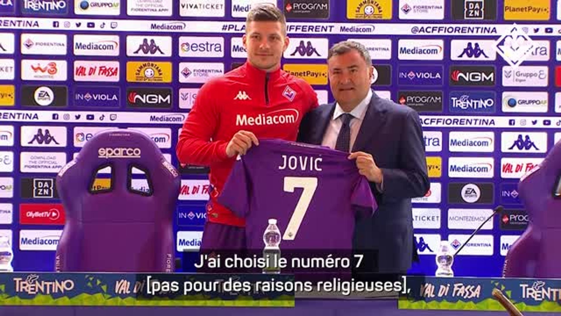 Fiorentina : Luka Jovic rend hommage à Ronaldo pendant sa présentation