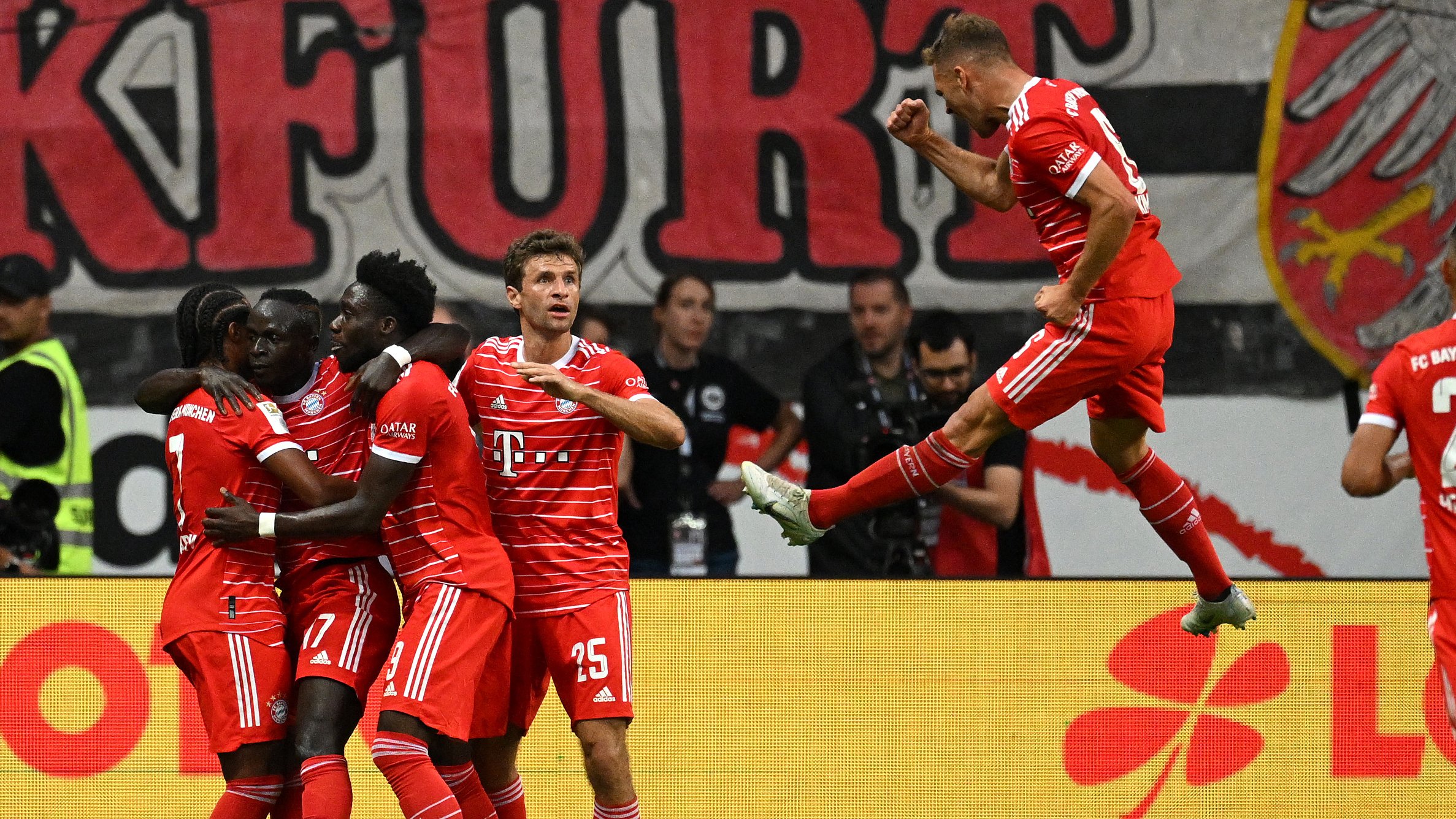 Bundesliga : Le Bayern Munich explose Francfort et lance un message fort
