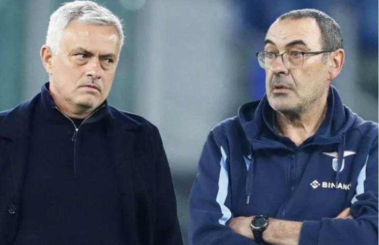 Sarri se compare à Mourinho