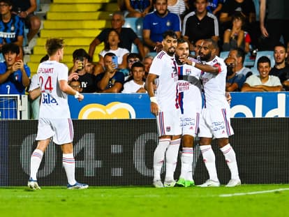 Des joueurs de l OL contre l Inter en match amical 1461121