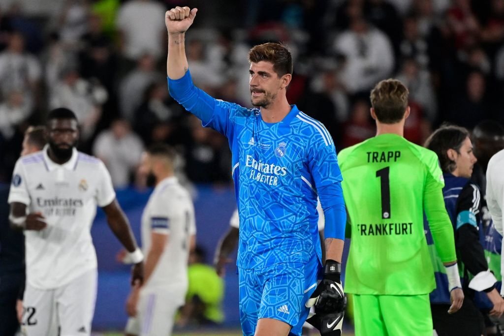 Donnarumma écarté, Courtois et Kevin Trapp nommés… les 10 favoris pour le Lev Yachine dévoilés (Officiel)