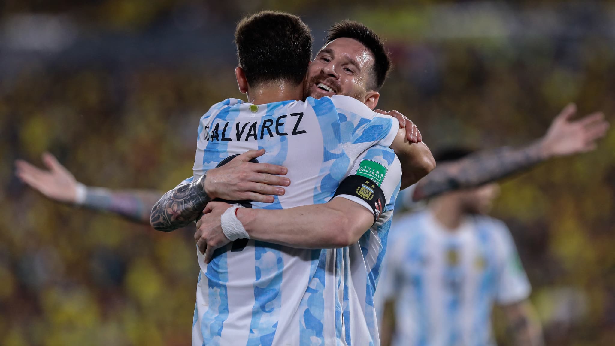 Julian Alvarez felicite par Lionel Messi 1381321