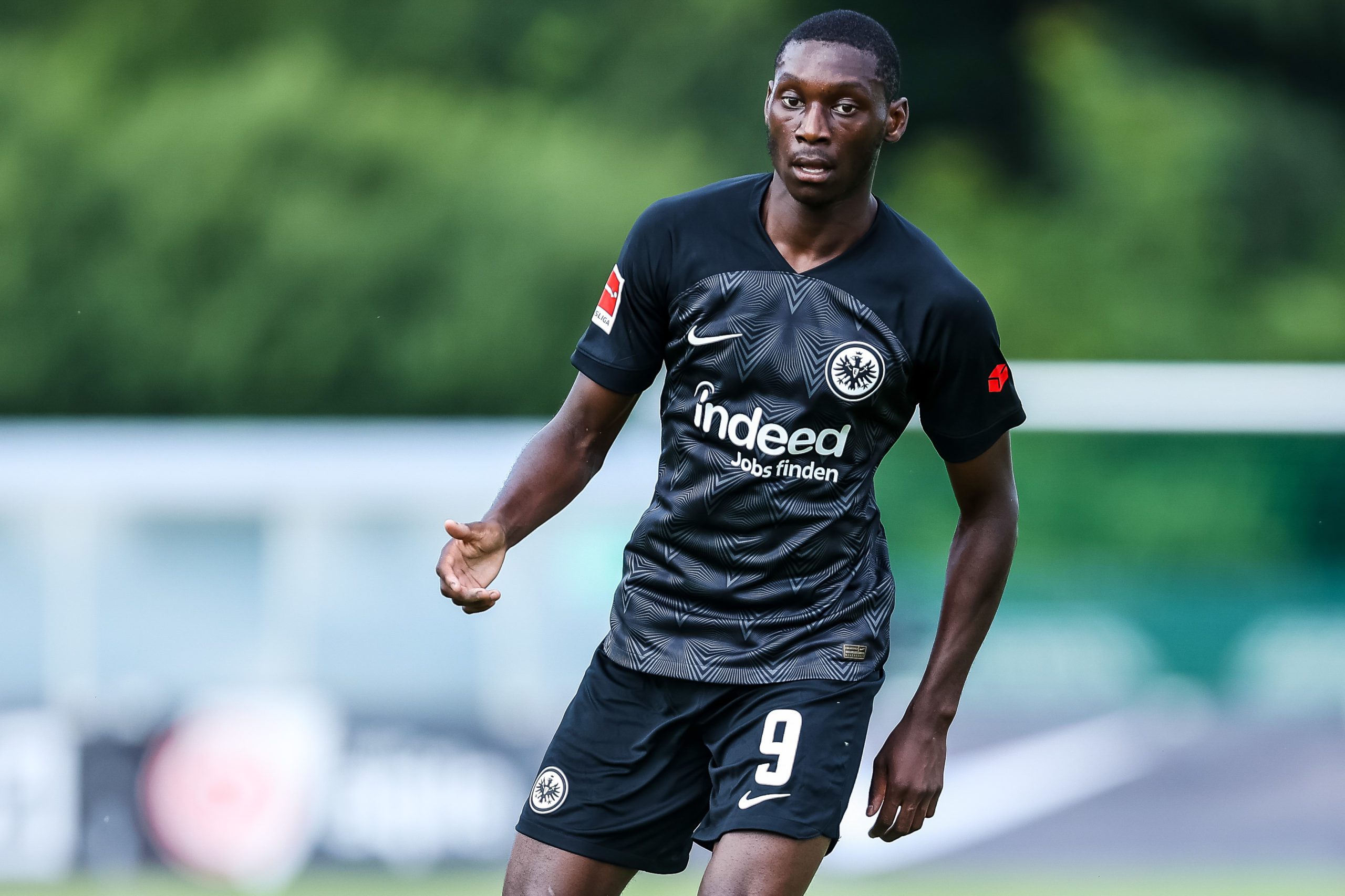 Randal Kolo Muani au PSG cet été ? Francfort répond clairement (communiqué)