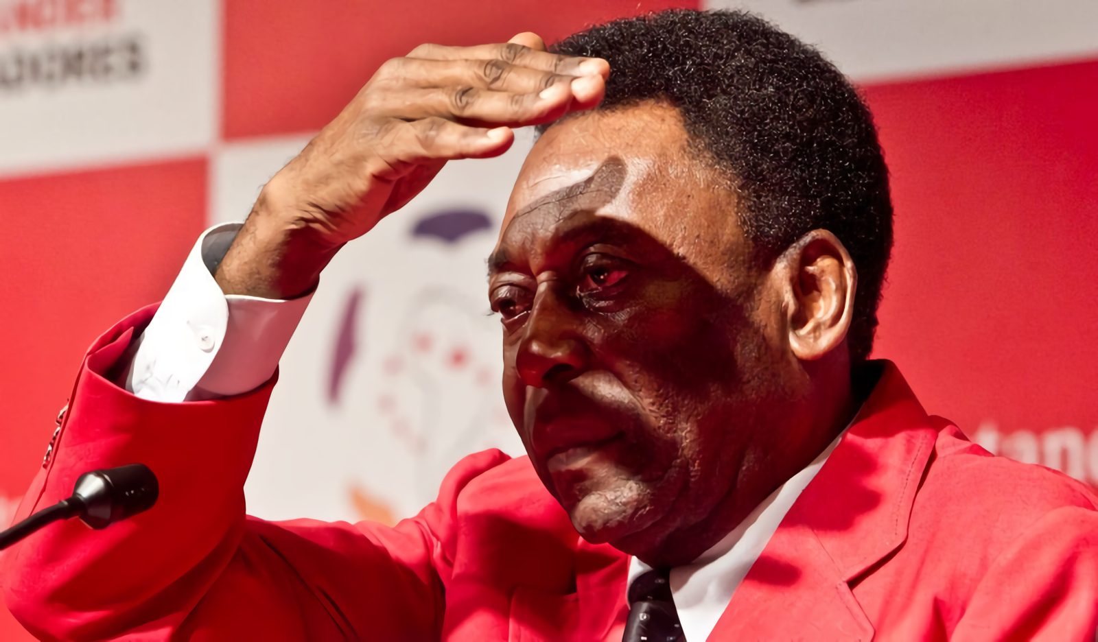 Le roi Pelé s’adresse à ses fans et attaque : «Je suis déçu…»