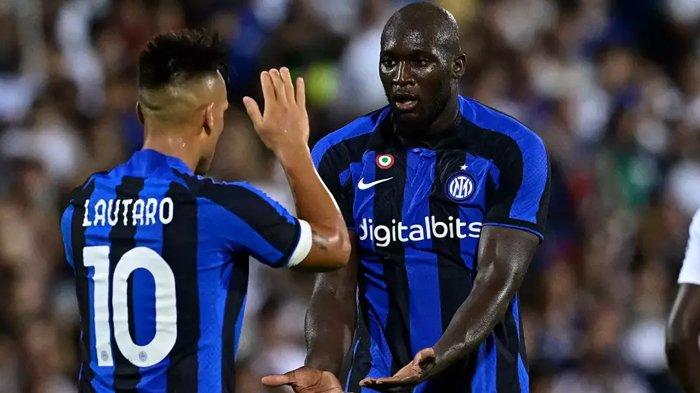 Penyerang Inter Milan Lautaro Martinez dan Romelu Lukaku 080822