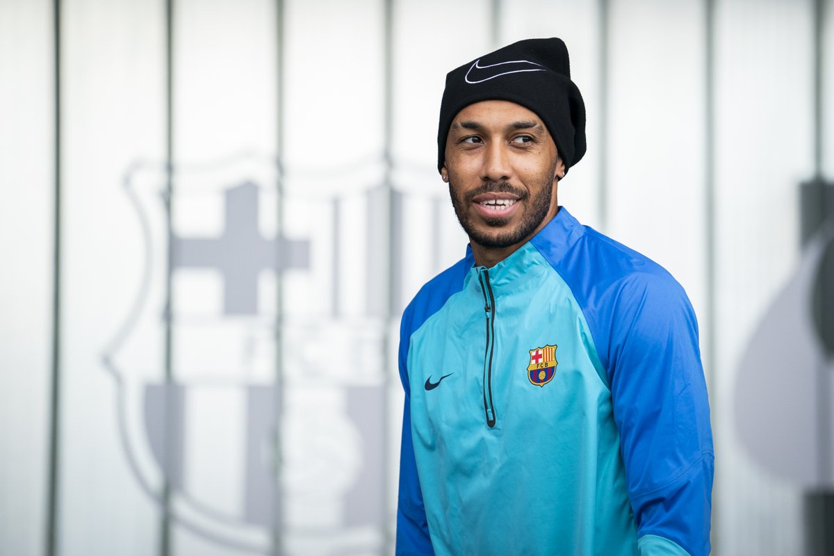 pierre emerick aubameyang durante un entrenamiento del barc a fcb