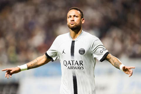 Neymar surprend Clermont et permet au PSG de passer devant (vidéo)