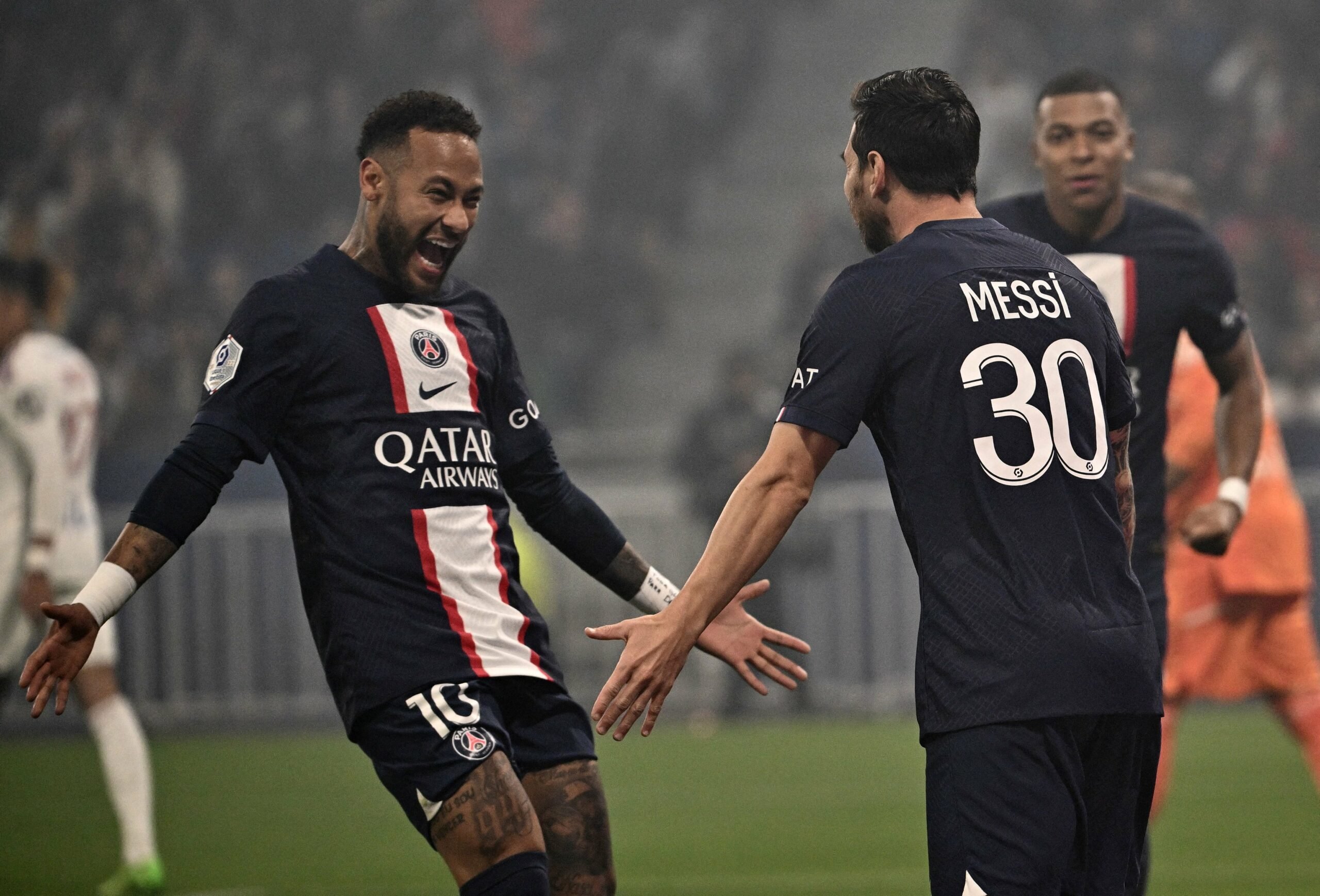 Ligue 1 : Le PSG domine l’OL et devient le seul leader avant la trêve