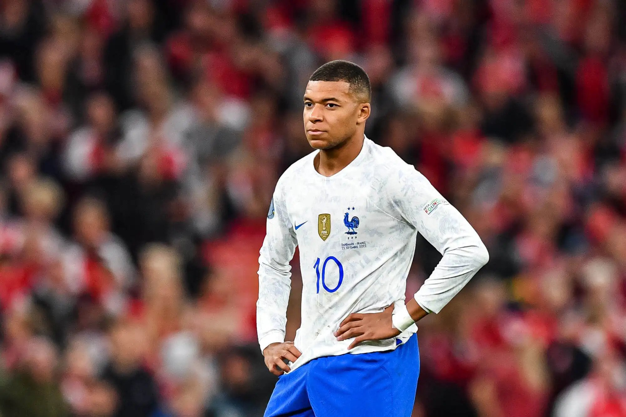 Mbappe un ex parisien tire la sonette dalarme