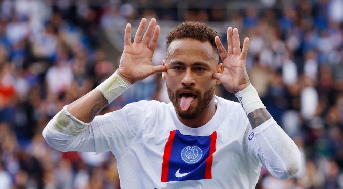 OFFICIEL : Neymar reçoit un joli trophée avec le PSG