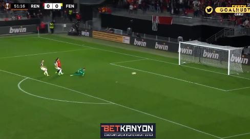 Terrier trouve la faille de Fenerbahçe et ouvre la marque pour Rennes (VIDEO)